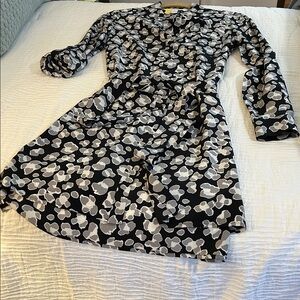 Diane Von Furstenberg Black and White Silk Dress w/ belt